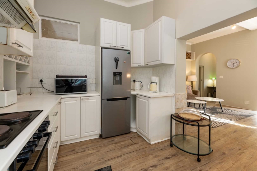 2 Bedroom Property for Sale in Sea Point Western Cape